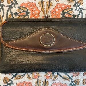 Dooney & Bourke wallet
